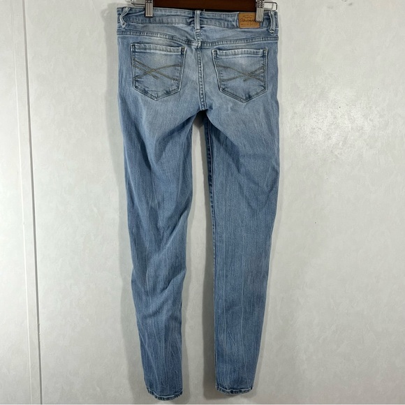 Aeropostale Light Blue Distressed Skinny Jeans Belt Loops Holes - Picture 3 of 7